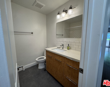 1601 Veteran Avenue - Photo Thumbnail 23