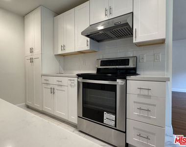 1601 Veteran Avenue - Photo Thumbnail 30
