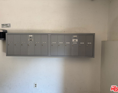 1601 Veteran Avenue - Photo Thumbnail 7