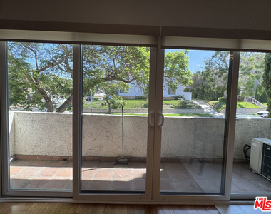1601 Veteran Avenue - Photo Thumbnail 11
