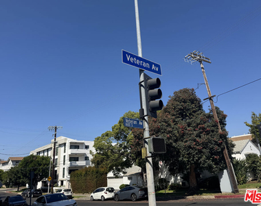 1601 Veteran Avenue - Photo Thumbnail 6