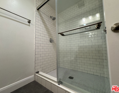1601 Veteran Avenue - Photo Thumbnail 16