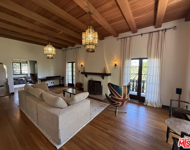 3475 N Knoll Dr - Photo Thumbnail 9