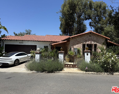 3475 N Knoll Dr - Photo Thumbnail 1