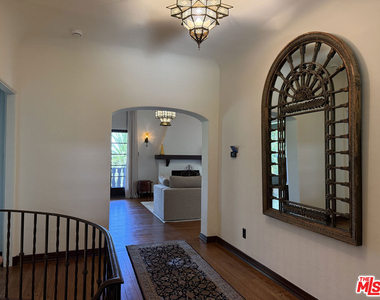 3475 N Knoll Dr - Photo Thumbnail 7
