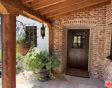 3475 N Knoll Dr - Photo Thumbnail 3