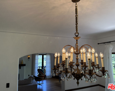 3475 N Knoll Dr - Photo Thumbnail 19