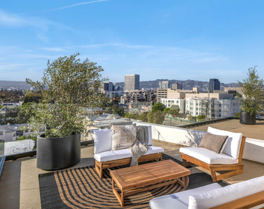 1110 S Spaulding Avenue - Photo Thumbnail 24