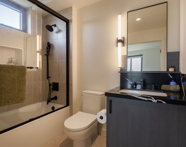 1110 S Spaulding Avenue - Photo Thumbnail 13