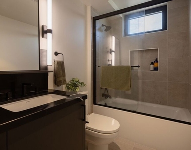 1110 S Spaulding Avenue - Photo Thumbnail 17