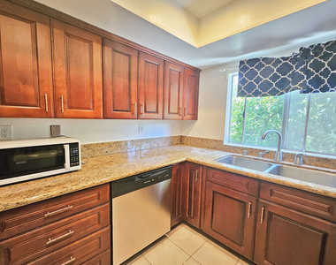 1454 E Orange Grove Boulevard - Photo Thumbnail 15