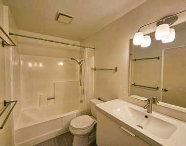 1454 E Orange Grove Boulevard - Photo Thumbnail 23