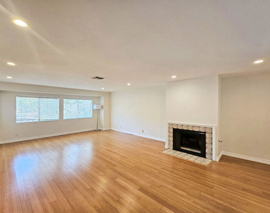 1454 E Orange Grove Boulevard - Photo Thumbnail 3
