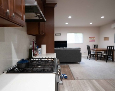306 E 36th Street - Photo Thumbnail 1