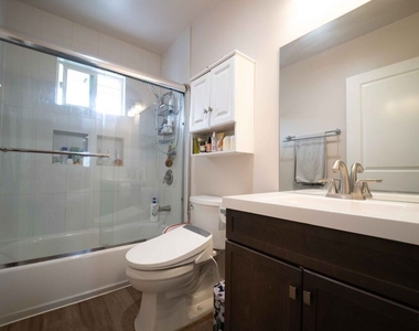 306 E 36th Street - Photo Thumbnail 7