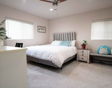 306 E 36th Street - Photo Thumbnail 5