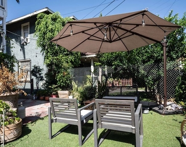 306 E 36th Street - Photo Thumbnail 12