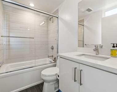 6021 W Beachwood Lane - Photo Thumbnail 17