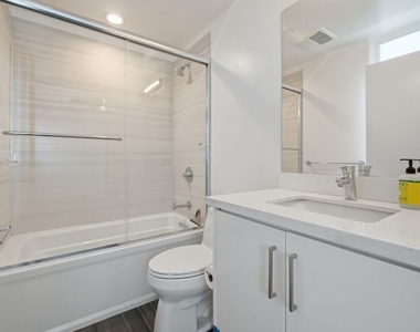 6021 W Beachwood Lane - Photo Thumbnail 25