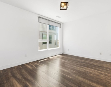 6021 W Beachwood Lane - Photo Thumbnail 24