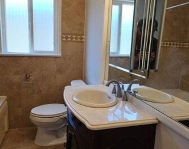 451 S Doheny Drive - Photo Thumbnail 13