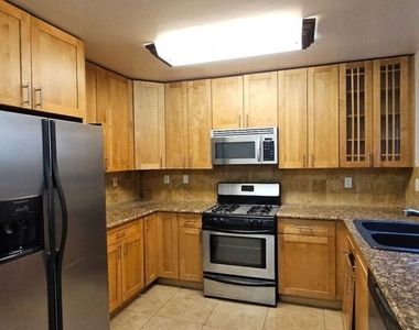 451 S Doheny Drive - Photo Thumbnail 7