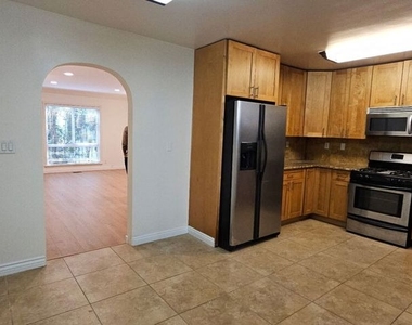 451 S Doheny Drive - Photo Thumbnail 6