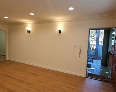 451 S Doheny Drive - Photo Thumbnail 5