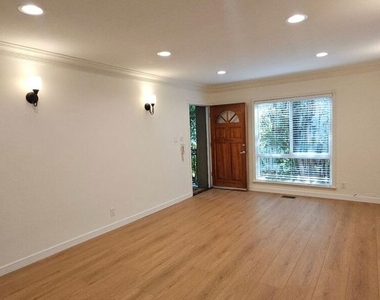 451 S Doheny Drive - Photo Thumbnail 1