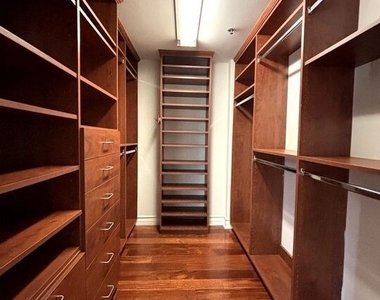 122 N Clark Drive - Photo Thumbnail 10