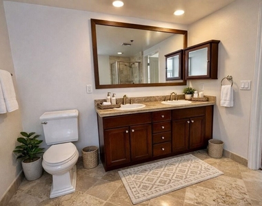 122 N Clark Drive - Photo Thumbnail 11