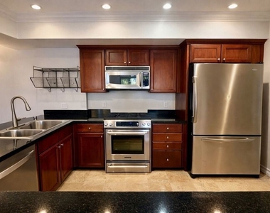 122 N Clark Drive - Photo Thumbnail 5