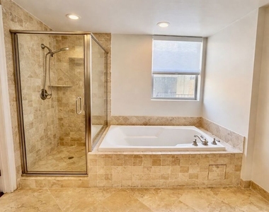 122 N Clark Drive - Photo Thumbnail 8