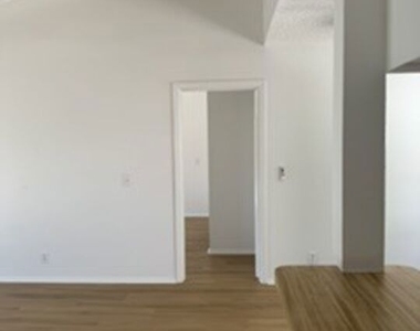 74430 Driftwood Drive - Photo Thumbnail 9