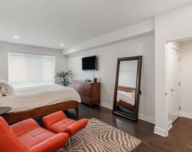 817 N Alfred Street - Photo Thumbnail 11