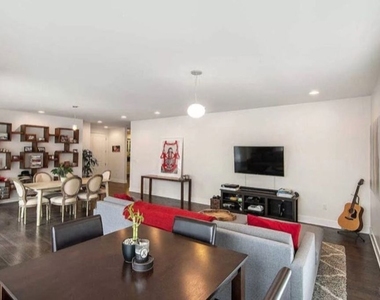 817 N Alfred Street - Photo Thumbnail 5