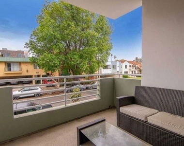 817 N Alfred Street - Photo Thumbnail 10