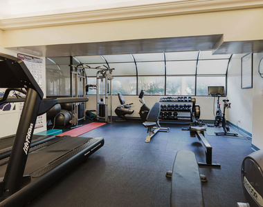 1155 N La Cienega Boulevard - Photo Thumbnail 21