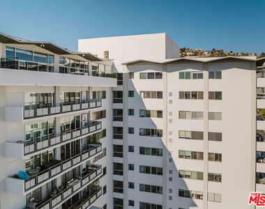 1155 N La Cienega Boulevard - Photo Thumbnail 14