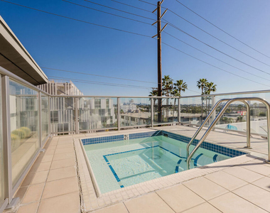 1155 N La Cienega Boulevard - Photo Thumbnail 19