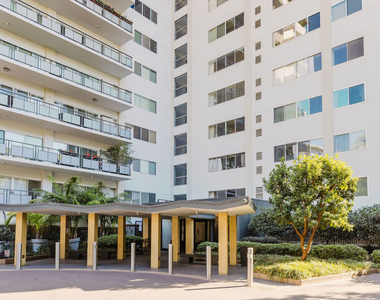 1155 N La Cienega Boulevard - Photo Thumbnail 15