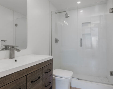 1155 N La Cienega Boulevard - Photo Thumbnail 7