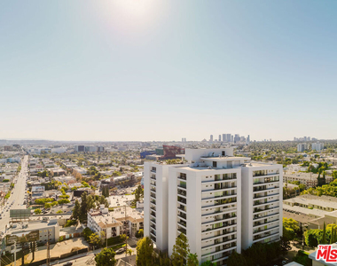 1155 N La Cienega Boulevard - Photo Thumbnail 10