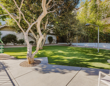 1155 N La Cienega Boulevard - Photo Thumbnail 20