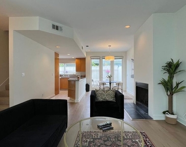 807 21st Street - Photo Thumbnail 6