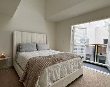 807 21st Street - Photo Thumbnail 26