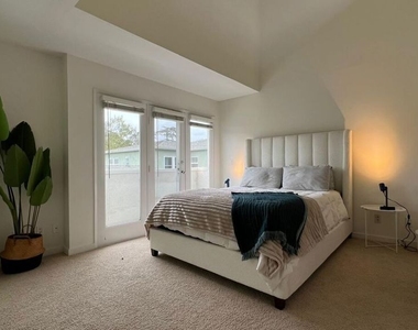 807 21st Street - Photo Thumbnail 31