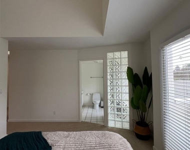 807 21st Street - Photo Thumbnail 51
