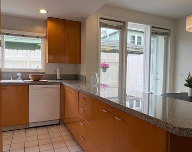 807 21st Street - Photo Thumbnail 13