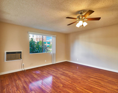 820 S St Andrews Place - Photo Thumbnail 18